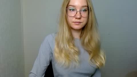 Abby Lovense is active online show from November 29, 9:34 am