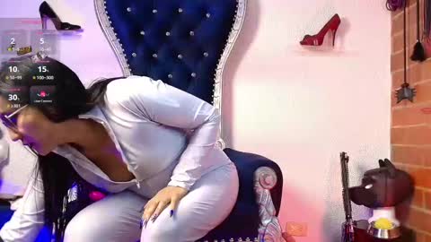 Snapshot of abbymora chatting on October 10, 4:11 am Miss Abby online show from October 10, 4:11 am