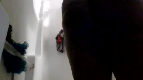 Snapshot of abdaziz8686 chatting on February 8, 2:59 am abdaziz8686 online show from February 8, 2:59 am