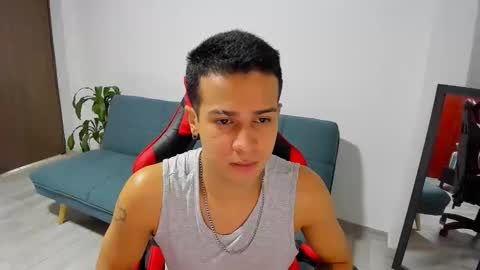 Independence model AbelAsburgo online show from March 11, 7:03 am