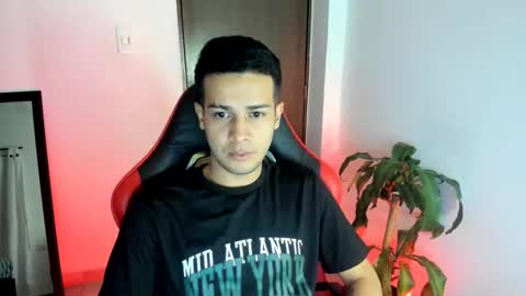 Independence model AbelAsburgo online show from May 21, 2:51 am
