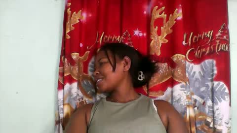 Snapshot of abella677022 chatting on April 30, 6:25 pm abella677022 online show from April 30, 6:25 pm