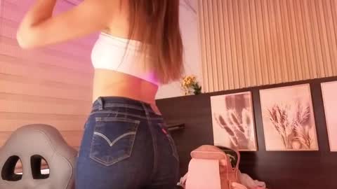 Snapshot of abella_as chatting on September 29, 2:22 pm Abella online show from September 29, 2:22 pm