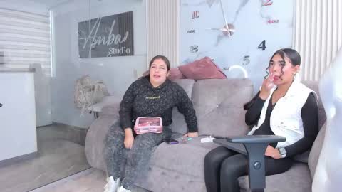 Snapshot of abella_as chatting on October 9, 2:04 pm Abella online show from October 9, 2:04 pm