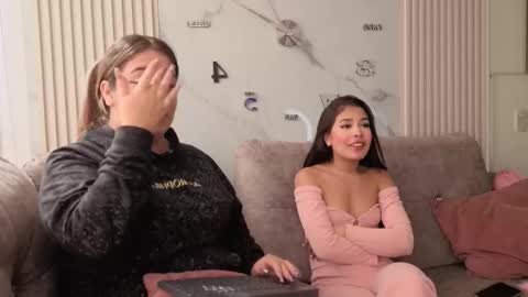 Snapshot of abella_as chatting on October 21, 1:45 pm Abella online show from October 21, 1:45 pm