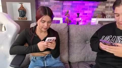 abella_as_ online show from October 1, 2:56 pm