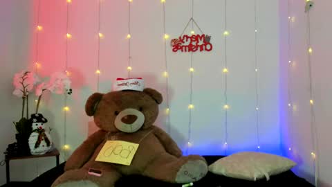 Snapshot of abellaconnor chatting on December 2, 9:06 pm Abella and Kendra online show from December 2, 9:06 pm