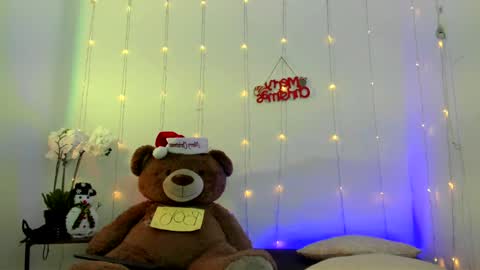 Snapshot of abellaconnor chatting on December 10, 5:22 pm Abella and Kendra online show from December 10, 5:22 pm