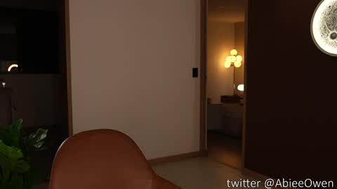 abie_owen online show from May 15, 11:34 pm