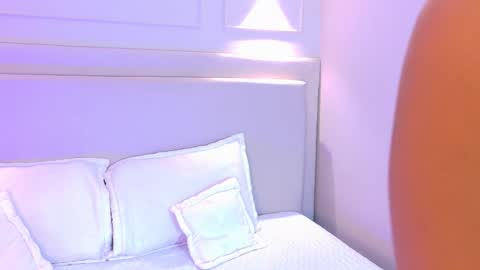 abiehils online show from October 27, 11:25 am