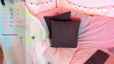 Snapshot of abigail_luna_ chatting on October 10, 5:17 am abi online show from October 10, 5:17 am