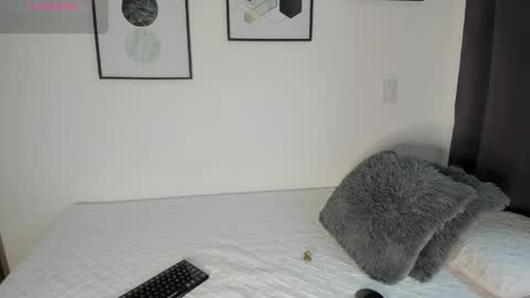 Snapshot of abigail_w chatting on March 31, 11:43 am abigail online show from March 31, 11:43 am