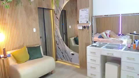 Snapshot of abigailowensss chatting on February 12, 8:09 am abigailowensss online show from February 12, 8:09 am