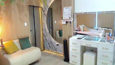 Snapshot of abigailowensss chatting on February 24, 8:01 am abigailowensss online show from February 24, 8:01 am