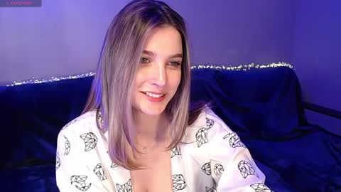 Snapshot of abigailwills chatting on April 8, 5:35 pm Abigail online show from April 8, 5:35 pm