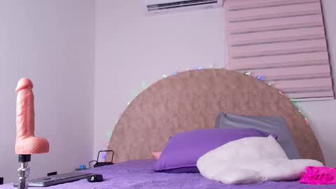 Abigail online show from December 18, 3:01 am