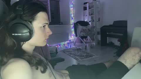 hi  cum in pvt noi extra tip online show from May 12, 10:07 pm