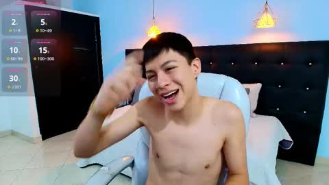 abraham_horny18 online show from September 25, 8:23 pm