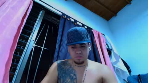 Snapshot of abrahamjg chatting on July 1, 2:35 am abrahamjg online show from July 1, 2:35 am