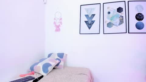 Abriil online show from February 19, 6:44 am