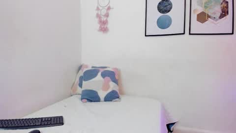 Abriil online show from October 11, 3:50 am