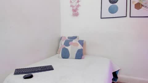 Abriil online show from October 13, 3:39 am