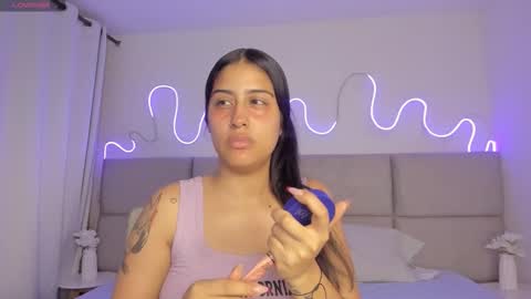 Snapshot of abriill_2 chatting on March 17, 3:11 am ABRIL online show from March 17, 3:11 am