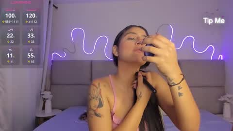 Snapshot of abriill_2 chatting on March 18, 2:58 am ABRIL online show from March 18, 2:58 am