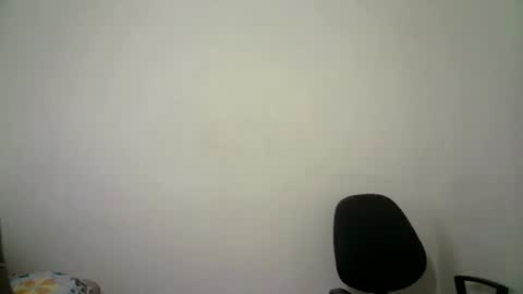 Snapshot of abril__ass chatting on February 17, 1:29 pm abril__ass online show from February 17, 1:29 pm