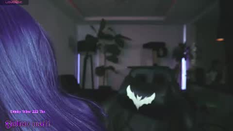 Snapshot of abril__colen chatting on March 1, 2:08 pm April online show from March 1, 2:08 pm