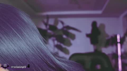 Snapshot of abril__colen chatting on March 29, 3:12 pm April online show from March 29, 3:12 pm