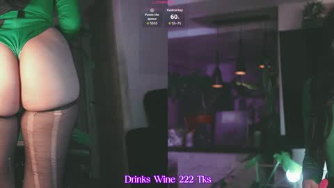 Snapshot of abril__colen chatting on April 3, 3:59 am April online show from April 3, 3:59 am