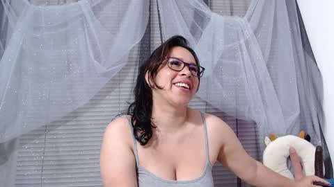 abril_bianchi online show from December 12, 5:48 pm
