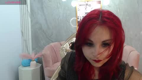 abril_ch_ online show from December 5, 10:55 am