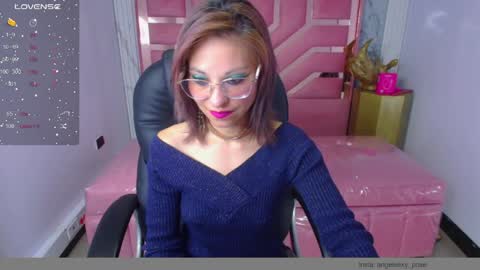 abril_ch_ online show from May 6, 12:21 pm