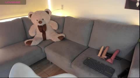 Snapshot of abril_dash chatting on February 11, 9:14 pm Abril online show from February 11, 9:14 pm