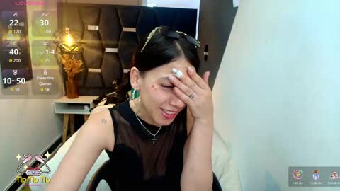 Abril Fox online show from May 6, 8:58 pm