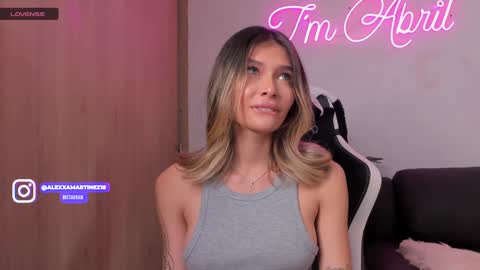 Snapshot of abril_w18 chatting on December 5, 2:31 am My name is Alexa. Please say hello I like to chat with you. If you have requests please use tip online show from December 5, 2:31 am