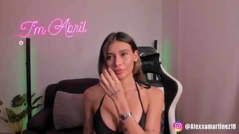 Snapshot of abril_w18 chatting on February 25, 2:36 am My name is Alexa. Please say hello I like to chat with you. If you have requests please use tip online show from February 25, 2:36 am