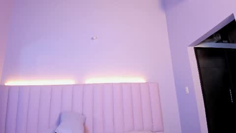 Abril and Julian online show from June 17, 12:07 pm