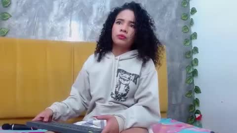Abrilcols online show from September 9, 3:06 am