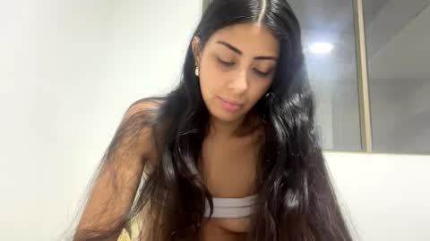 abrilsantosxo online show from April 27, 11:58 pm