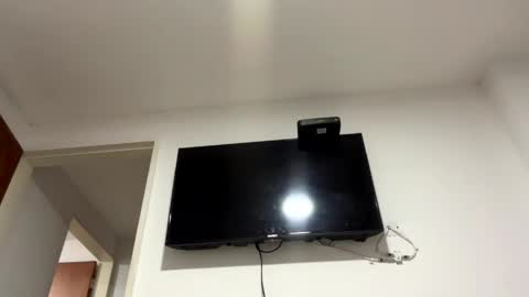 abrilsantosxo online show from May 9, 8:03 pm