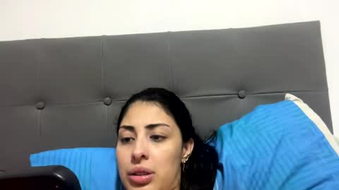 abrilsantosxo online show from May 13, 1:41 pm