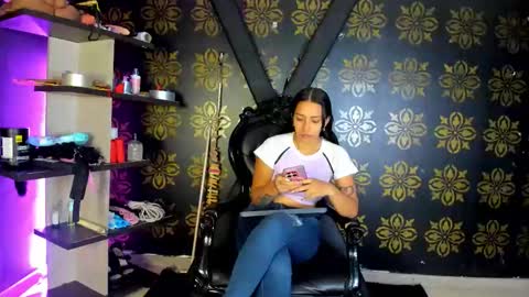 AbrilSonne online show from March 20, 11:59 am