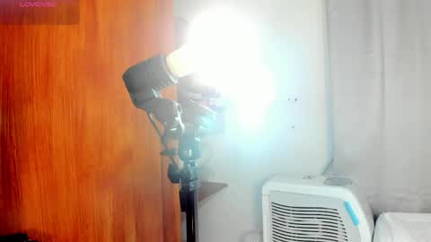 Snapshot of abrilw1 chatting on April 1, 2:34 am Abril online show from April 1, 2:34 am