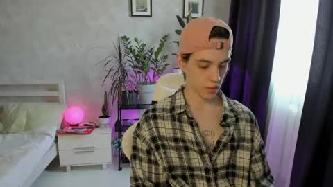 Nick online show from May 7, 8:20 am