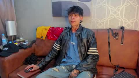 Acid Milo online show from December 7, 11:29 am