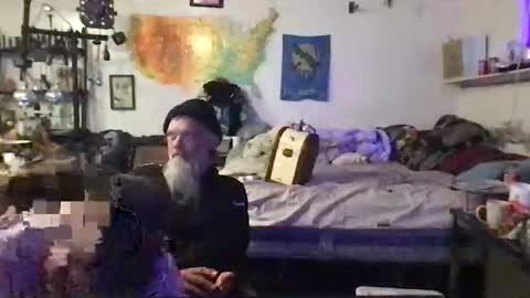 Snapshot of acousticcanyon chatting on January 15, 12:43 pm TittyBopBeatrice online show from January 15, 12:43 pm