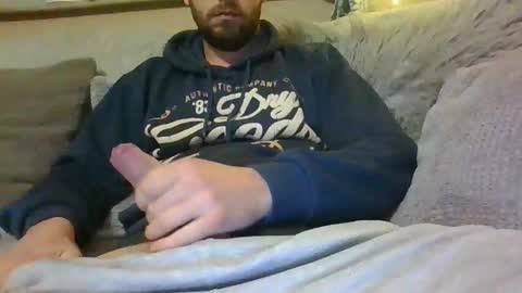 Snapshot of adam0910 chatting on January 15, 12:19 am adam0910 online show from January 15, 12:19 am